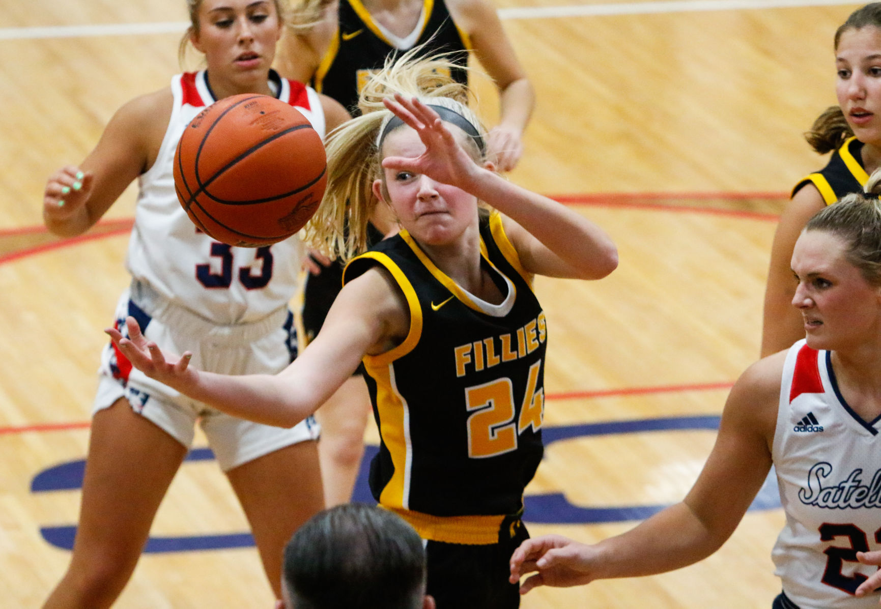 Girls PCC tournament final - Kouts vs. South Central